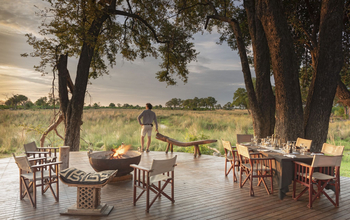 Duba Explorers Camp Duba Explorers Camp: Deck mit Feuerschale