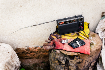 Sanctuary Gorilla Forest Camp Sanctuary Gorilla Forest Camp: Radio