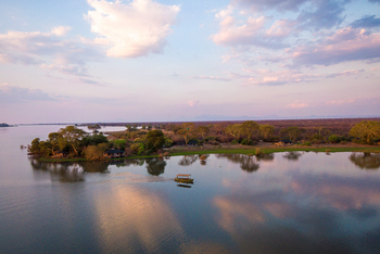 Kuthengo Camp Kuthengo Camp: Motorboot Luftbild