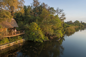Xugana Island Lodge Xugana Island Lodge: Lodge direkt am Fluss