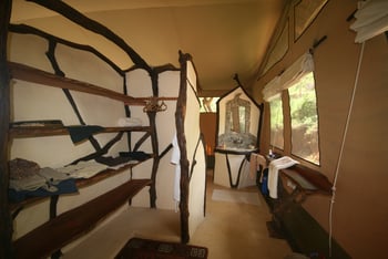 Sarara Camp Sarara Camp: Ankleide und Bad