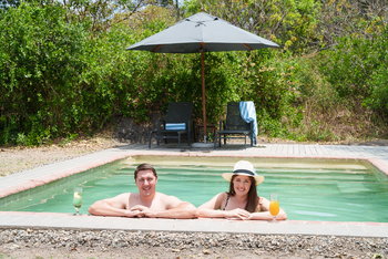 Kuthengo Camp Kuthengo Camp: Gäste im Pool