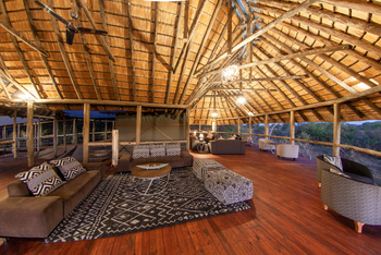Mma Dinare Camp Mma Dinare Camp: Sofas und Teppiche