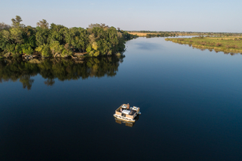Xugana Island Lodge Xugana Island Lodge: Schwimmendes Deck von oben