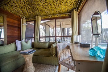 Xaranna Okavango Delta Camp Xaranna Okavango Delta Camp: Privates Sofa