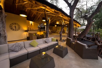 Mkulumadzi Lodge Mkulumadzi Lodge: Openair Lounge
