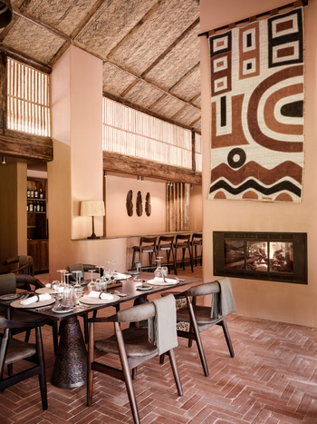 Sanctuary Gorilla Forest Camp Sanctuary Gorilla Forest Camp: Bar und Restaurant