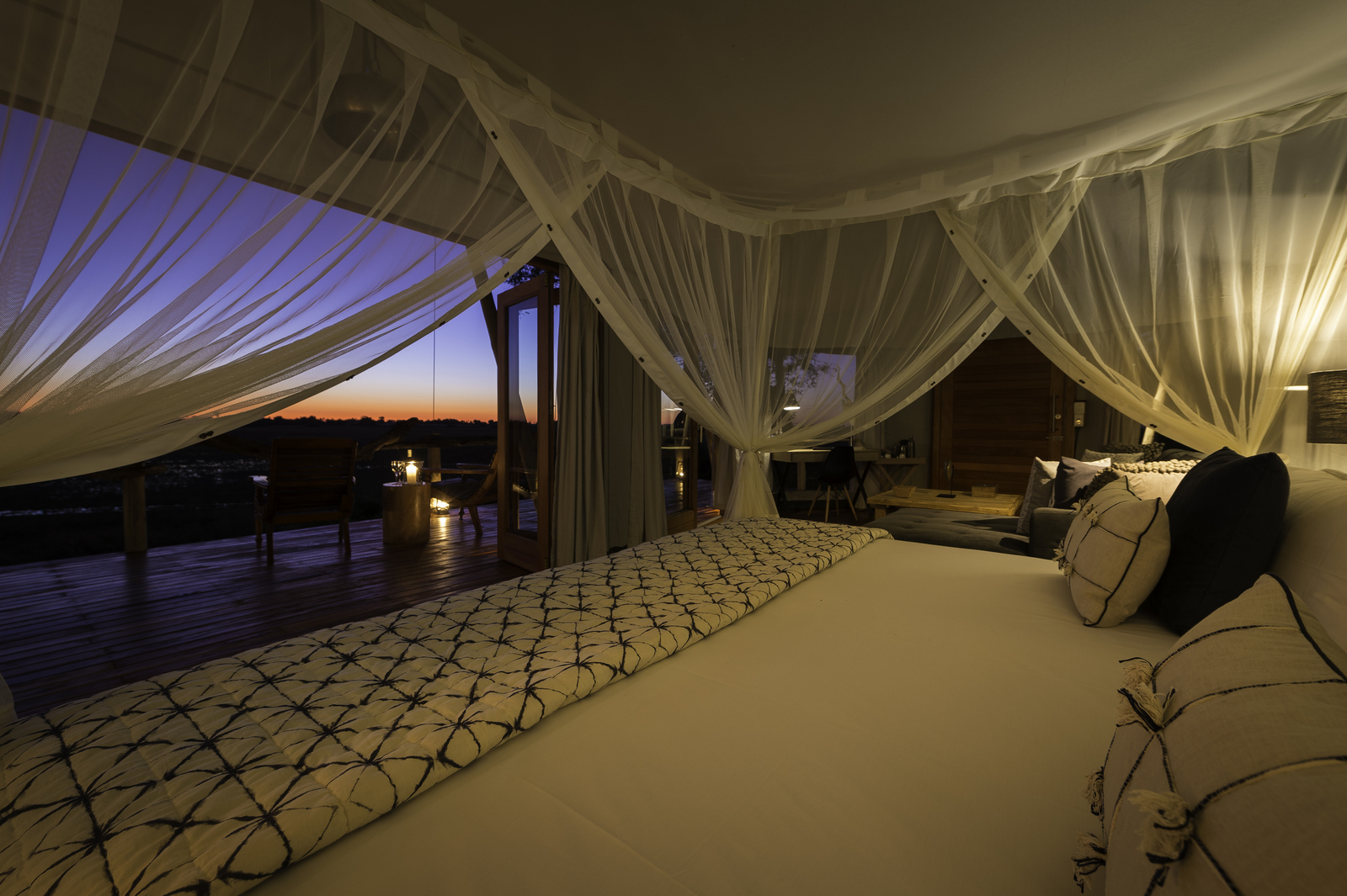 Kwetsani Camp Kwetsani Camp: Bett mit Moskitonetz