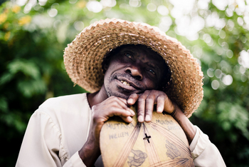 Sanctuary Gorilla Forest Camp Sanctuary Gorilla Forest Camp: Batwa-Mann