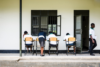 Sanctuary Gorilla Forest Camp Sanctuary Gorilla Forest Camp: In der Schule