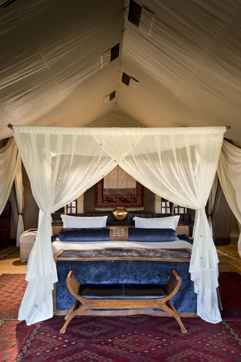 Duba Explorers Camp Duba Explorers Camp: Doppelbett mit Moskitonetz
