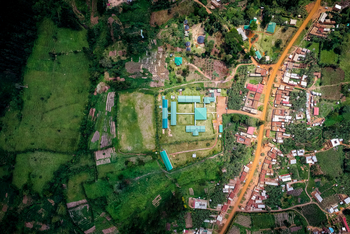 Sanctuary Gorilla Forest Camp Sanctuary Gorilla Forest Camp: Dörfliche Infrastruktur