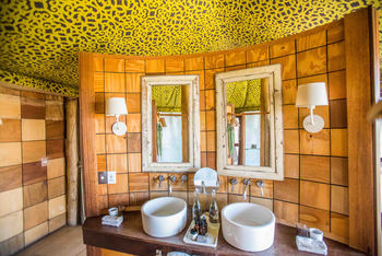 Xaranna Okavango Delta Camp Xaranna Okavango Delta Camp: Doppelwaschtisch