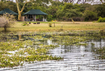 Kuthengo Camp Kuthengo Camp: Sumpf vor dem Camp
