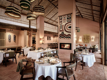 Sanctuary Gorilla Forest Camp Sanctuary Gorilla Forest Camp: Dining